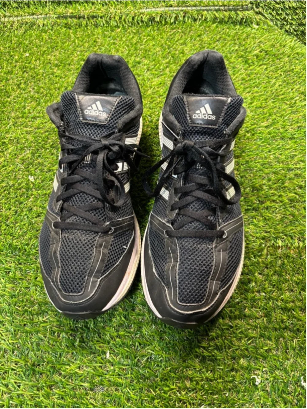 Men's Adidas Athletic Shoes Size 12 Black and White #E124